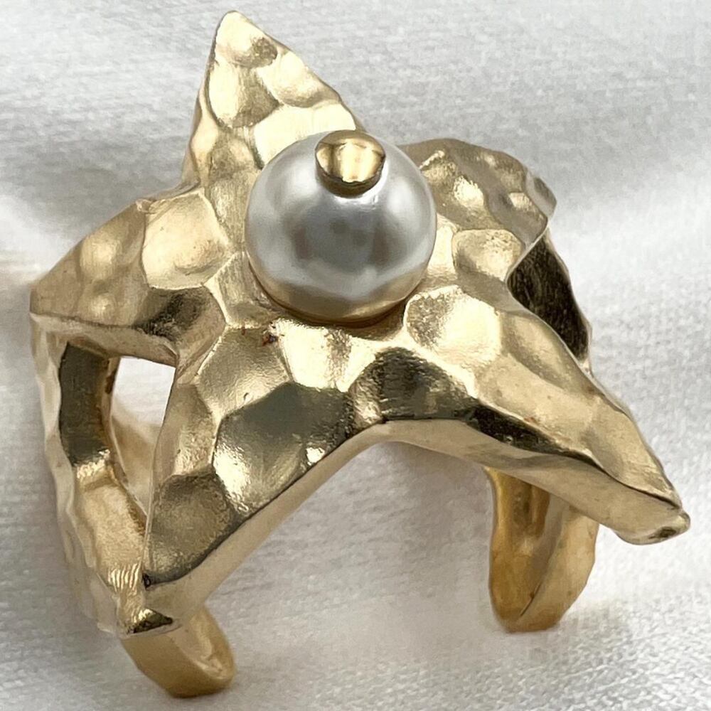 DIOR Gold Ring - Picture 6 of 10